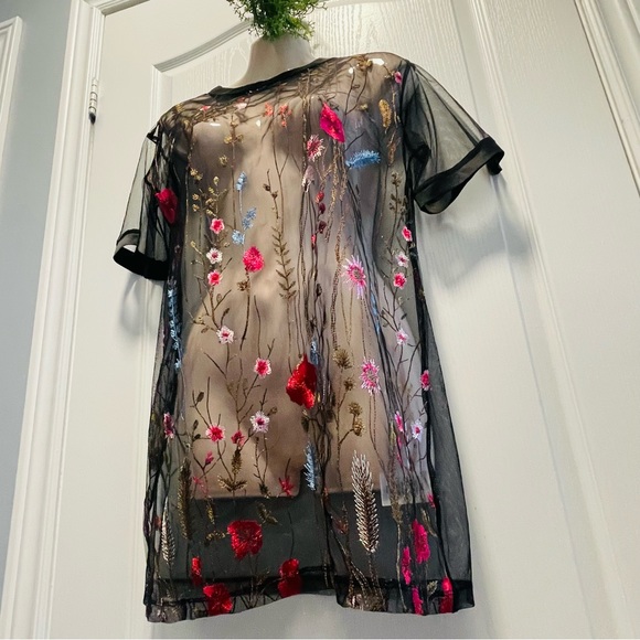 🌸3 for $30 NWT Fashion Nova Daisies  Mesh Floral Tops Embroidery Size S sheer - Picture 8 of 17